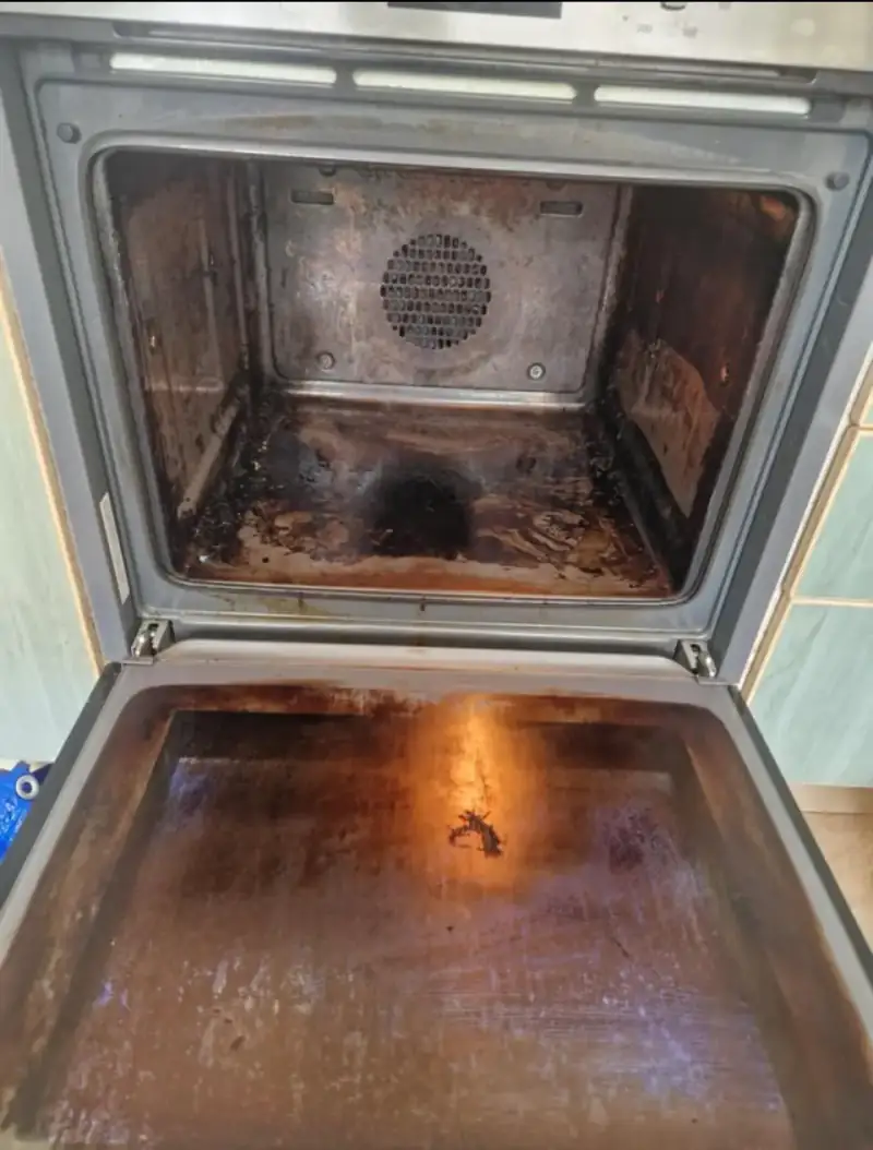 Oven before cleaning