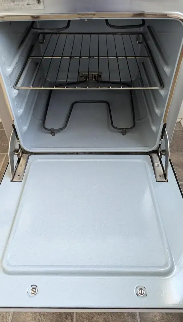 Oven after cleaning
